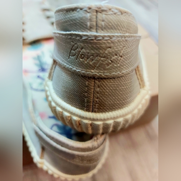 Blowfish light grey canvas flats strappy toe desert floral design women's size 8 - Picture 7 of 8